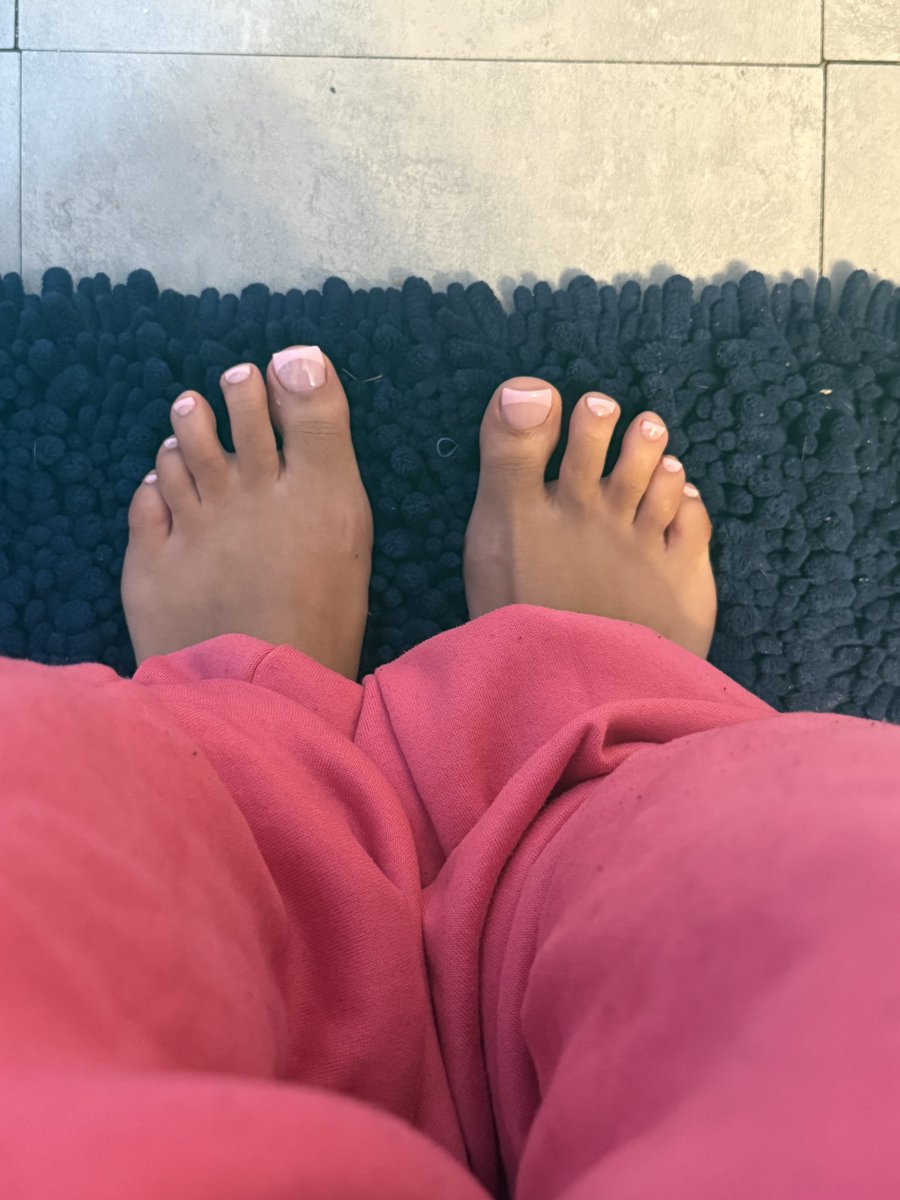 goddesslidiaa's tweet photo. The pedi is fresh, the attitude is bratty, and I’m feeling generous enough to let you look. 💕

footfetish feetworship footslave bodyworship findom brat collegebrat https://t.co/alafjvs5xc
