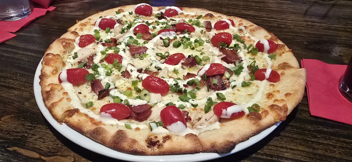 RevRunLineD's tweet photo. Pizza Rock 😋😋😋 https://t.co/CnV4TC97Xq