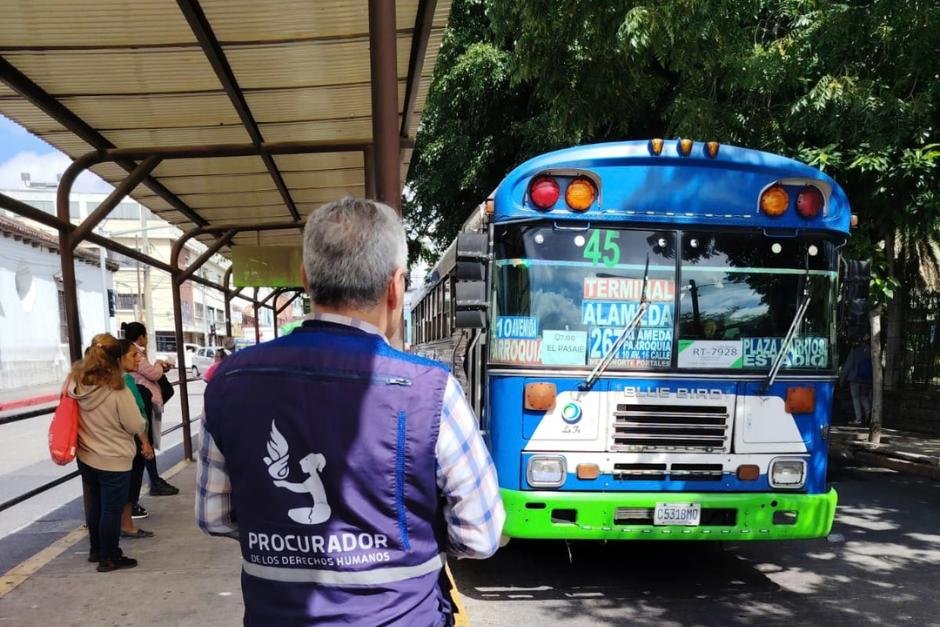 Transporte público: investigan cobros ilegales a adultos mayores