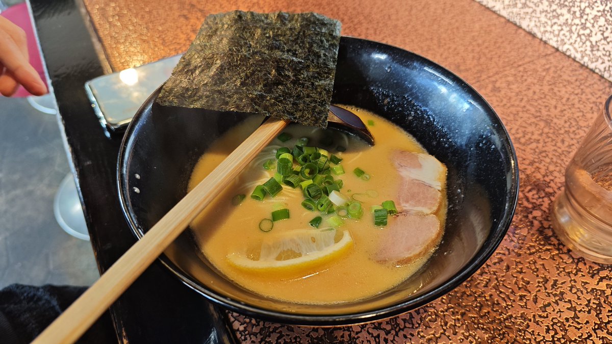 altvan01's tweet photo. 今週は繁忙期に入ったのと嫌なことがあって辛かったので、切り替えるために朝ラーメン！ https://t.co/ViRXegA1im