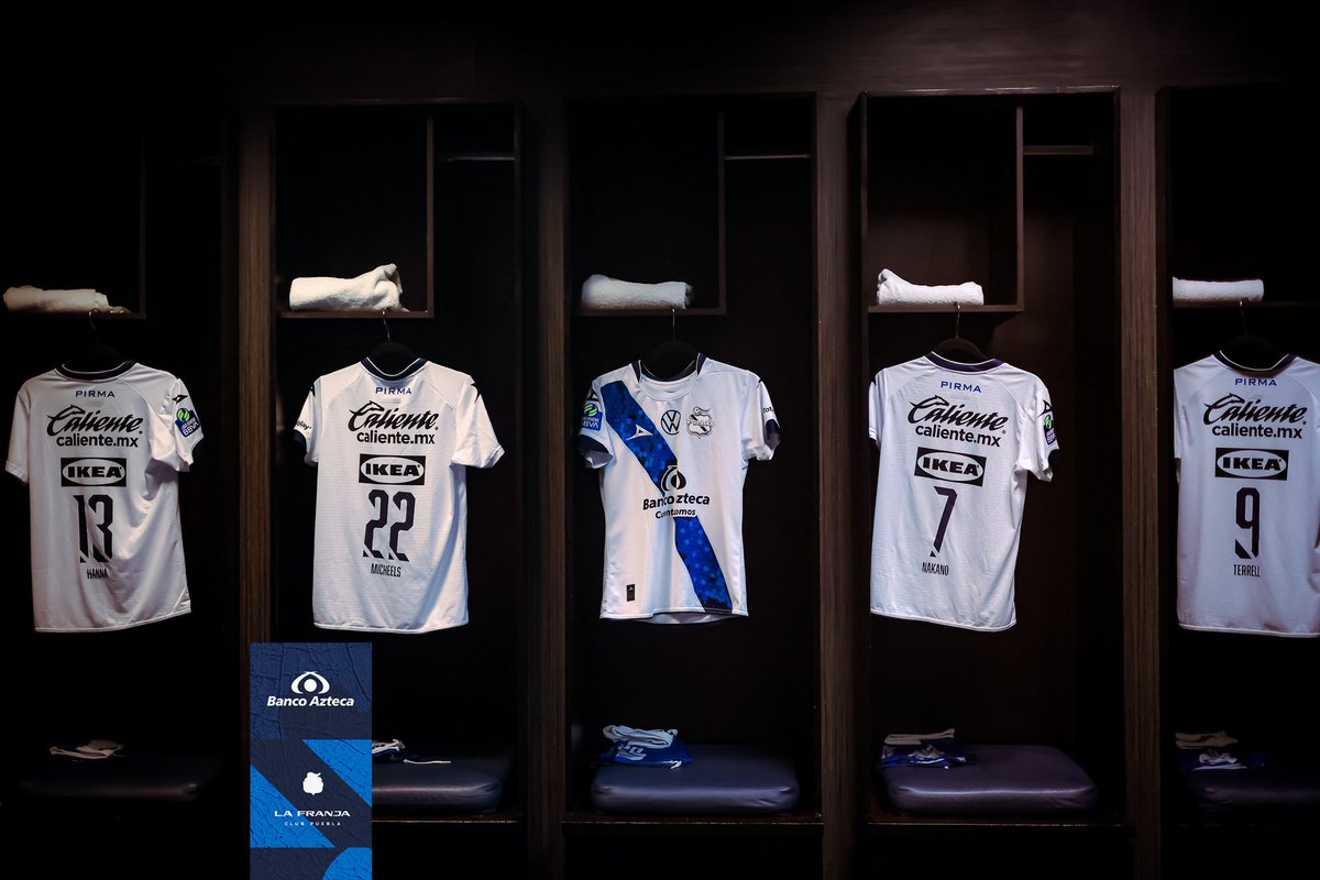 ClubPueblaFem's tweet photo. Luego del tormentón ⛈️ encontramos un 🛳️ que justo nos dejó en el Estadio 🏟️

Con todo y todo, nuestra Franja ya luce TOP 💙 en el vestidor 🤩

#LaFranjaNosUne🎽 https://t.co/dsOpHCGJZX