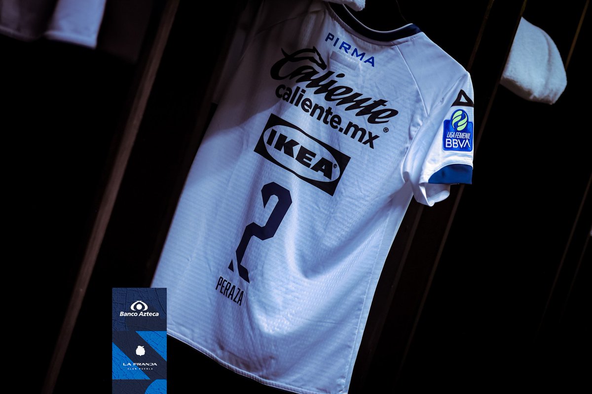 ClubPueblaFem's tweet photo. Luego del tormentón ⛈️ encontramos un 🛳️ que justo nos dejó en el Estadio 🏟️

Con todo y todo, nuestra Franja ya luce TOP 💙 en el vestidor 🤩

#LaFranjaNosUne🎽 https://t.co/dsOpHCGJZX