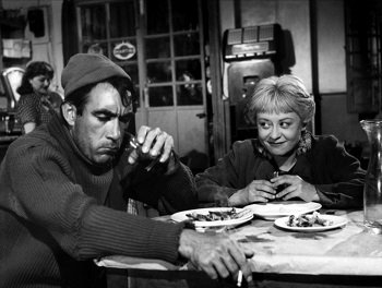 FrameLore's tweet photo. What happens to innocence in a cruel world?

La Strada is one of Fellini’s most heartbreaking films . Gelsomina’s innocence makes the film beautiful but also devastating .

🎬 La Strada (1954)
Federico Fellini
#LaStrada #FedericoFellini https://t.co/VKgGBj5iBh