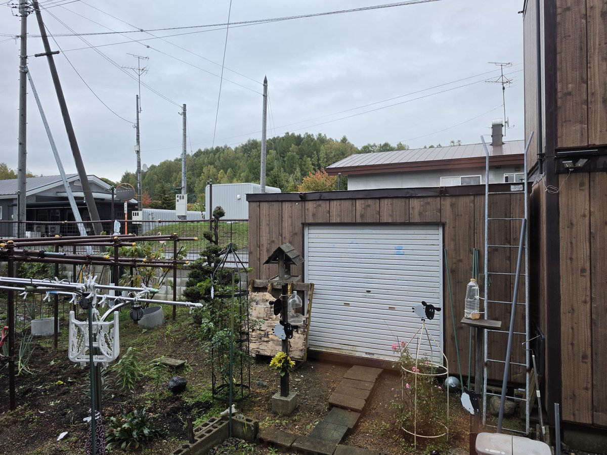 EF35_JM8IOD's tweet photo. 10月最初の週末は、雨上がりの朝となりました…。
１日天気はパッとせず、寒い状況が昨日に引き続き続きそうです…。 https://t.co/iApiMeQoPU