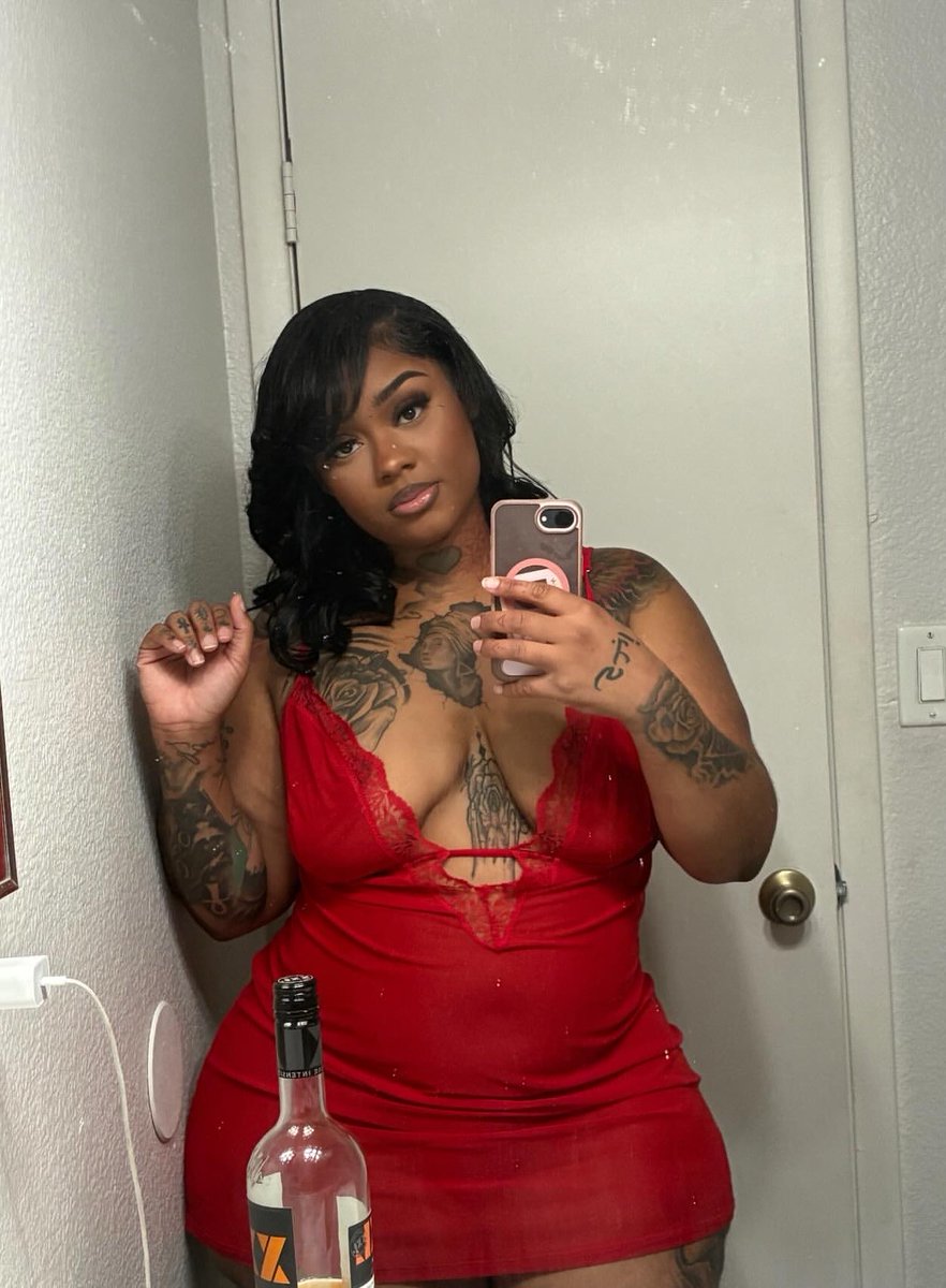Tykeraakz's tweet photo. Too fine &amp; thicc to play innocent🥀 https://t.co/fDdhkB2eKh