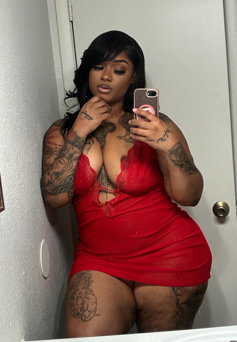 Tykeraakz's tweet photo. Too fine &amp; thicc to play innocent🥀 https://t.co/fDdhkB2eKh
