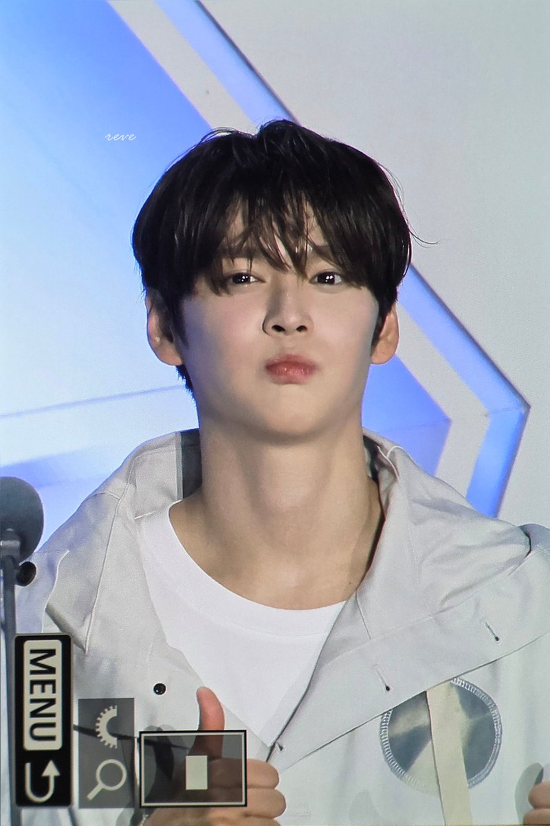 buhehe913's tweet photo. 이 날 몸에 15년생 동생이 깃들었었나
왜 이렇게 귀여운 행동을…… https://t.co/PqR1VoDsIX