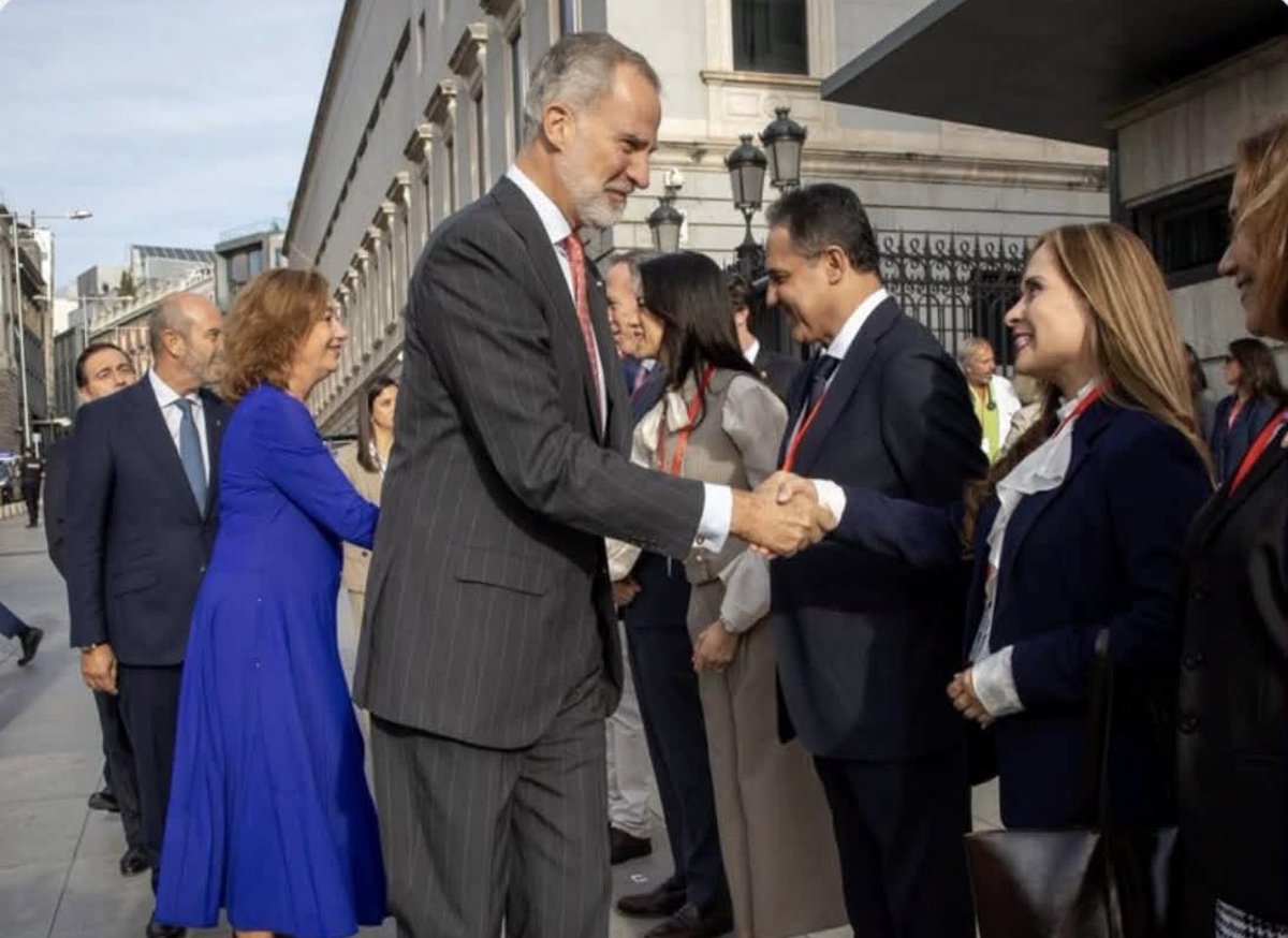 BARZUNATHOMPSON's tweet photo. Es un orgullo tener a Doña Yara Jimenez representándonos en el Foro Parlamentario Iberoamericano, en España.
Muchas gracias Doña Yara !!!👇 https://t.co/eMY3nhhijZ