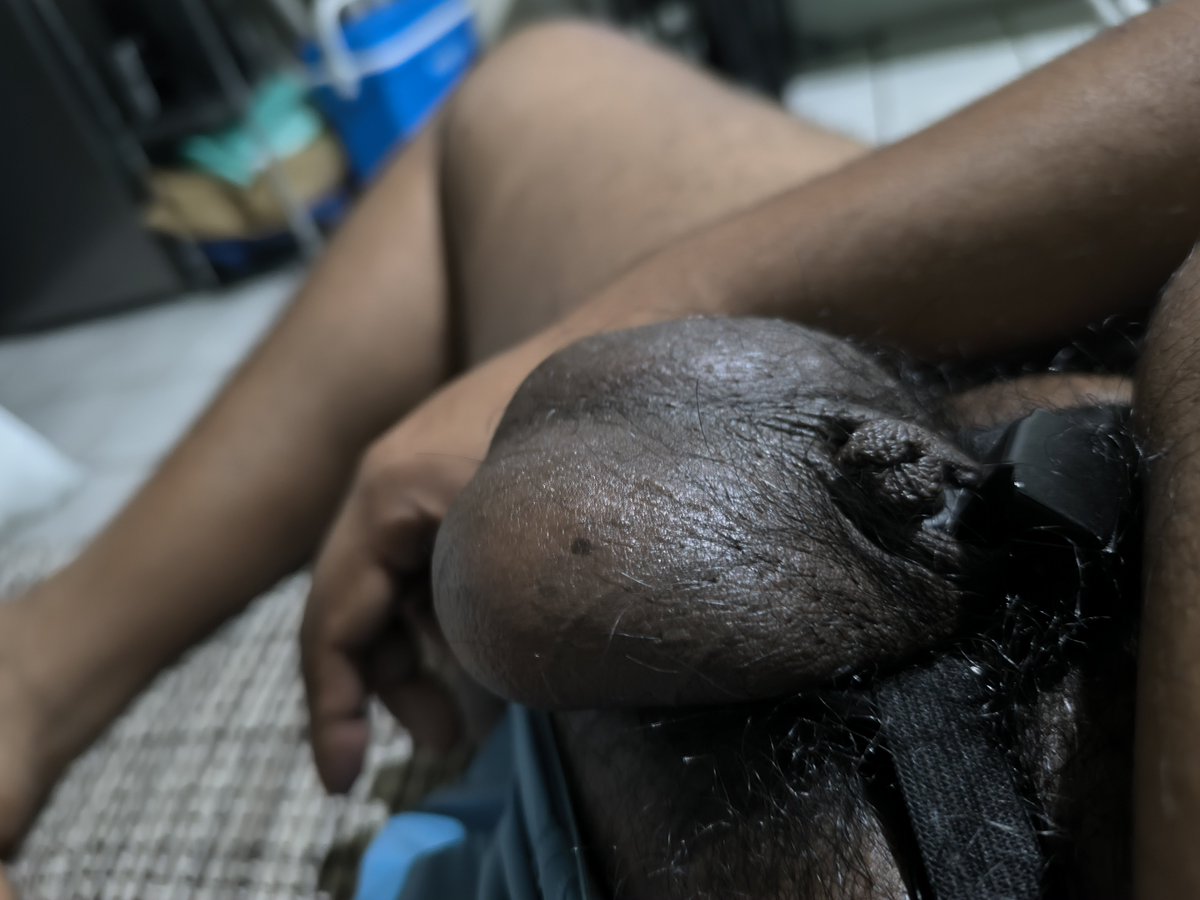 ttbbustee's tweet photo. It's only day2 of #locktober and I want to #crush my #cumfillled #balls and #finger my #clit until I can't #squirt anymore. Gonna be a rough month #denied #fullyhard #nodick #cockless #horny #chastity #innienegative #locked https://t.co/4gqcNSrDf2