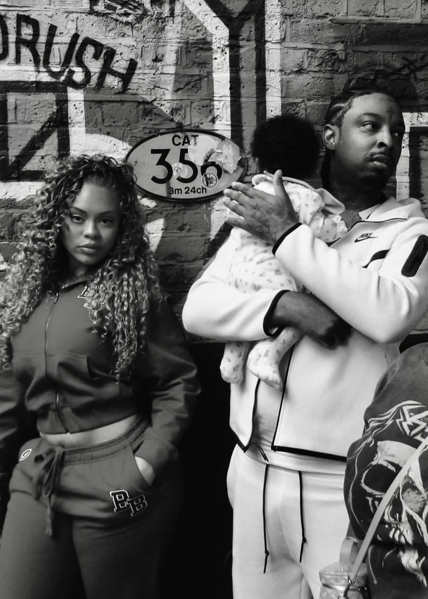 jizellemariah's tweet photo. babygirl got some cool ass parents https://t.co/Q1AjzxP7iz
