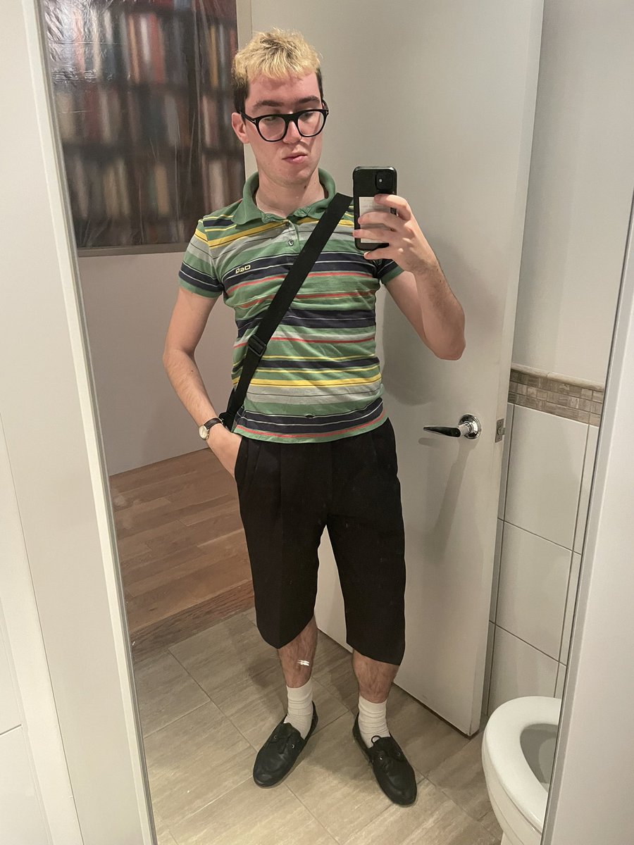 mickal500's tweet photo. the cross body hugs my tetas #outfittober https://t.co/ak7jRLCiie