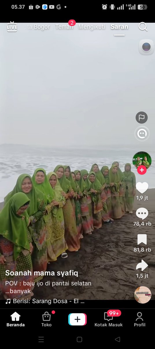 dailysintrovert's tweet photo. ngakak bgt, harus di pinggir laut banget dan pake baju ijo ijo gini? 😆 https://t.co/STav1p5DVh