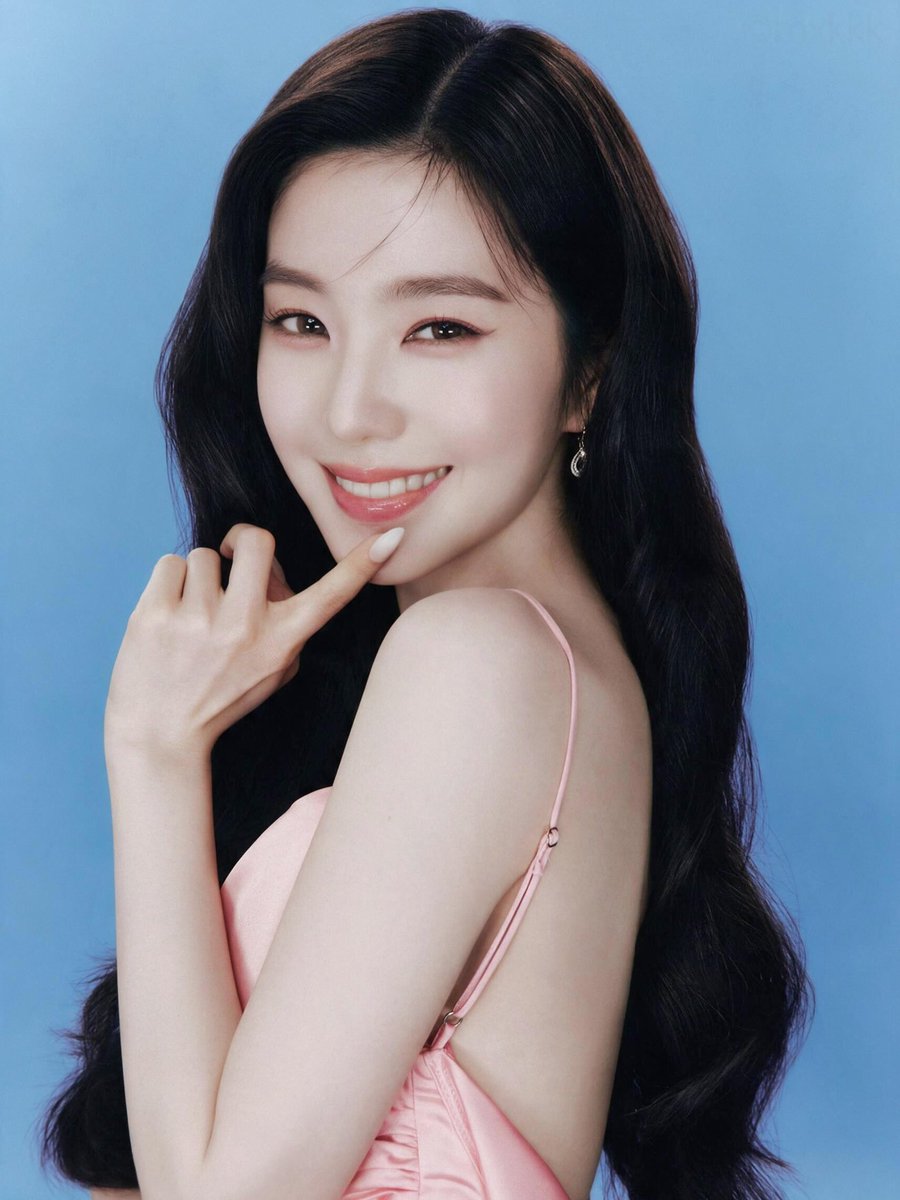 RV_temuoppa's tweet photo. #RedVelvet_Irene @RVsmtownおはよう😃ぺジュ姉。今日がペジュ姉さんにとって良い一日となります様に https://t.co/87ZZDs9jFp