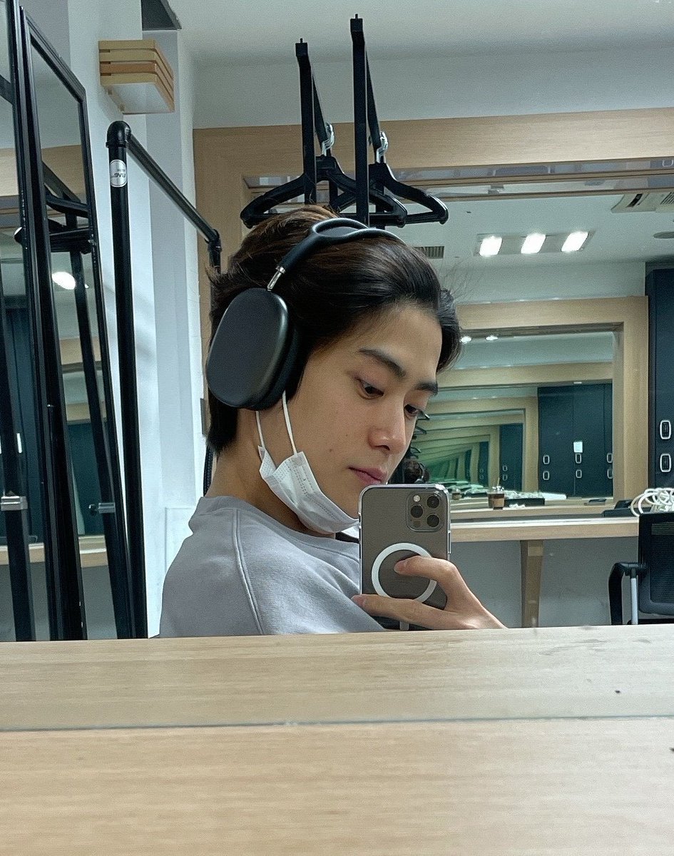 jaelovemail's tweet photo. peak girlhyunism I need to see you with this hair style again I'm begging @/jaehyun https://t.co/igWQNPTeVS