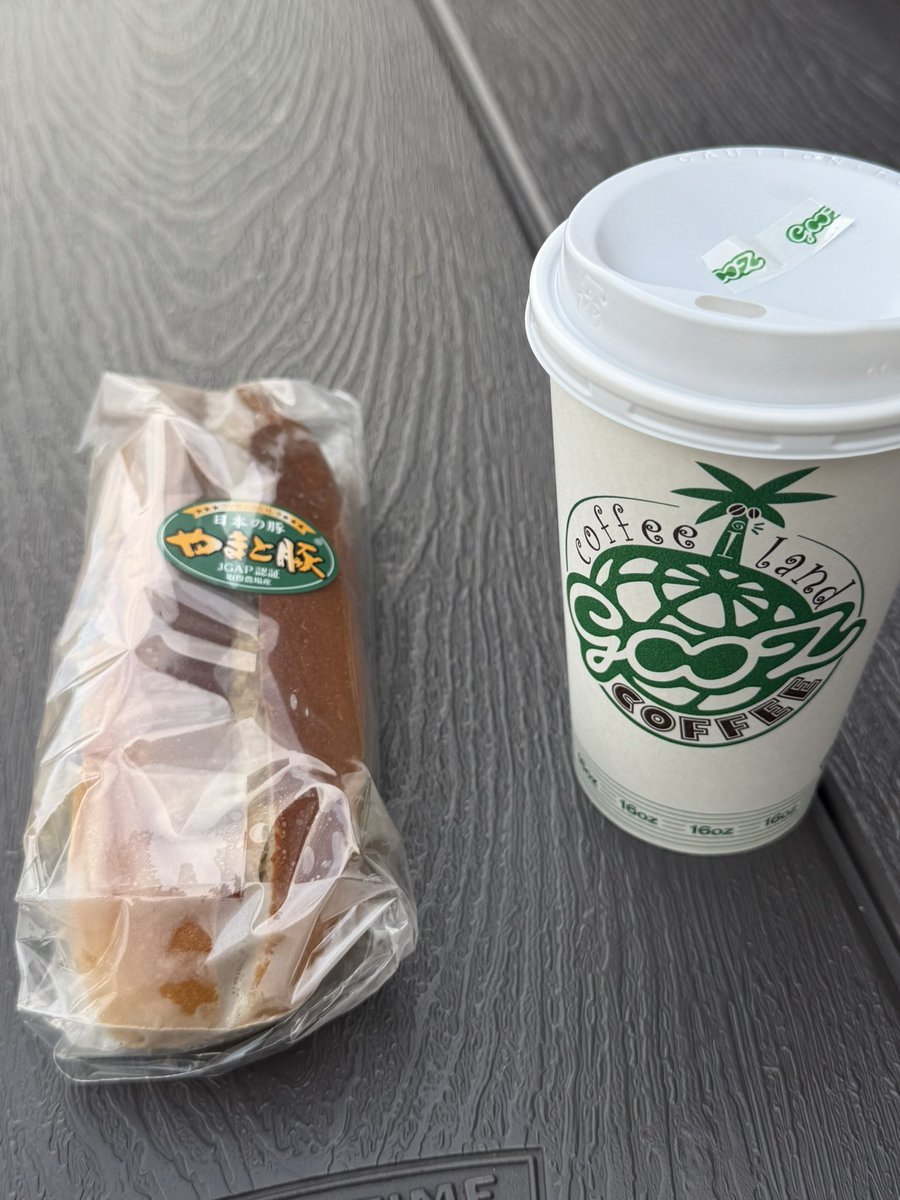 marikatomiyuki's tweet photo. 下道でのんびりドライブ🚗³₃高速は乗らずに平塚のPAで朝ご飯😋 https://t.co/q3fGKrYjLh