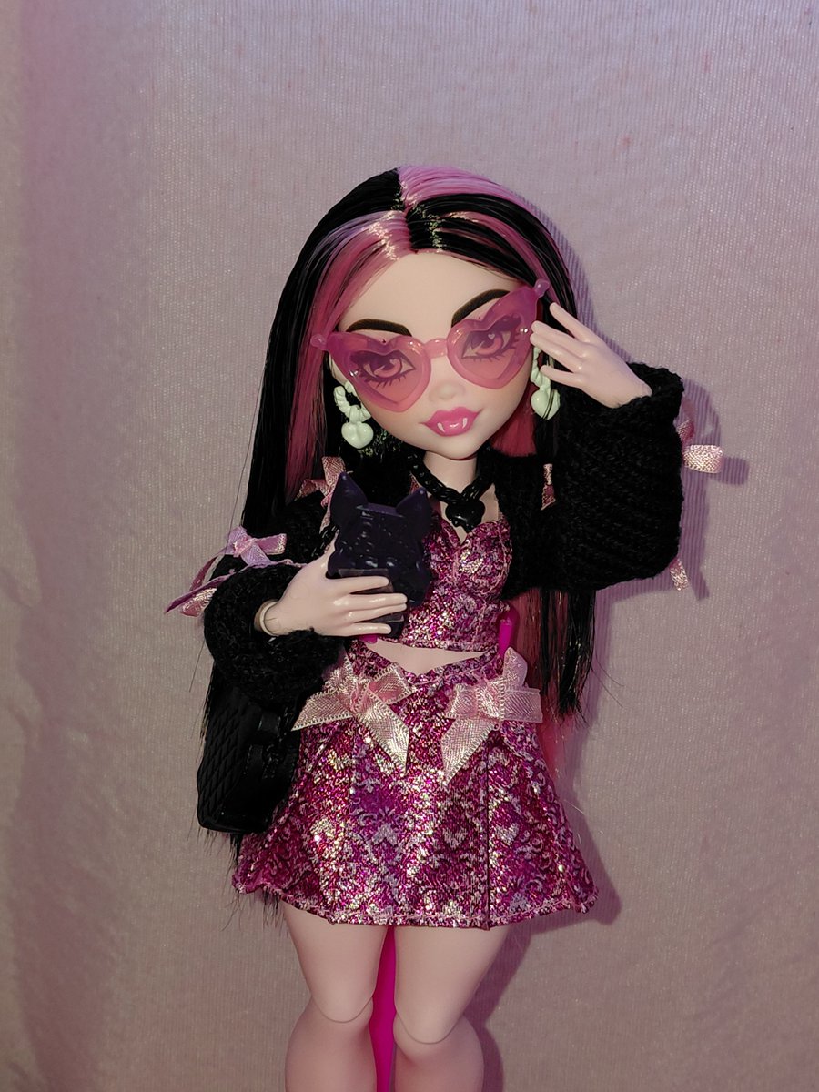 ilykittys2's tweet photo. Ela é muito diva! 
Pensando se faço o penteado dela original ou se faço um diferente https://t.co/RZNcCGC9dg