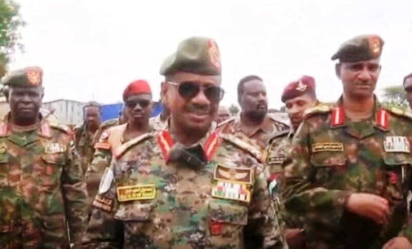 SudanTribune_EN's tweet photo. The commander of the Sudanese army's 4th Infantry Division has ordered troops in Blue Nile to prepare for a decisive push against allied RSF and SPLM-N forces, aiming to retake lost territory near the Ethiopian border.
https://t.co/h5HMeCezTh

#Sudan #BlueNile #EdDamazin #SAF #RSF #SPLMN