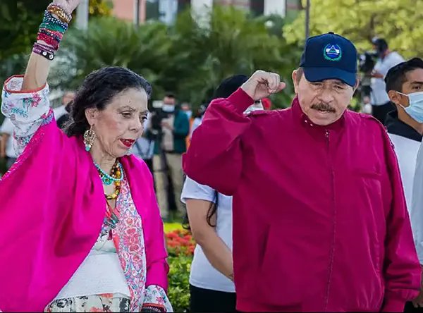 eldiario_net's tweet photo. OEA exige a Nicaragua liberar presos políticos y garantizar elecciones libres (18:40)
Lea la nota aquí: https://t.co/UZfEfCMHW1
#ElDiarioBo #Internacional #OEA #Nicaragua #DanielOrtega #RosarioMurillo #PresosPoliticos #EleccionesLibres #DerechosHumanos #editvbolivia #Último https://t.co/Eb65qEPldL