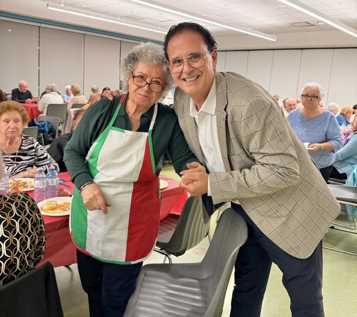 RudyCuzzetto's tweet photo. Had a wonderful evening joining my friends at the Huron Park Italo Canadian Seniors Club for their annual Thanksgiving Dinner at the Huron Park Recreation Centre!

Grazie di cuore to Frank Stendardo and his team for the warm hospitality, great food, and friendship. Wishing everyone a very happy, safe, and healthy Thanksgiving! #MississaugaLakeshore 🍁🇨🇦🇮🇹