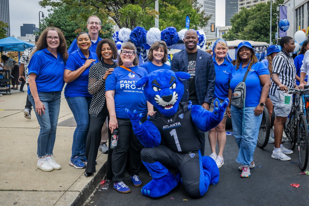 GSU_Perimeter's tweet photo. The energy was high at this yearโs Homecoming Parade! ๐พ๐ Students, alumni, faculty, staff and supporters came together to celebrate Homecoming and show their school spirit.๐ซ Thank you to everyone who helped make this yearโs parade one to remember!๐ฅ #OneGeorgiaState https://t.co/YhIHjw4IiP