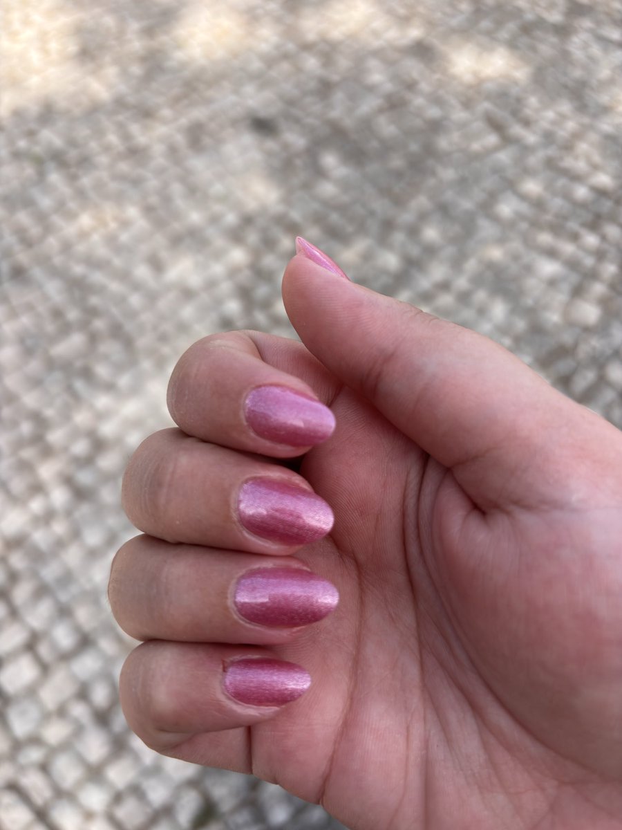 foweirn's tweet photo. fiz as unhas hoje, ficaram a coisa mais linda https://t.co/yz4Bri2C7T