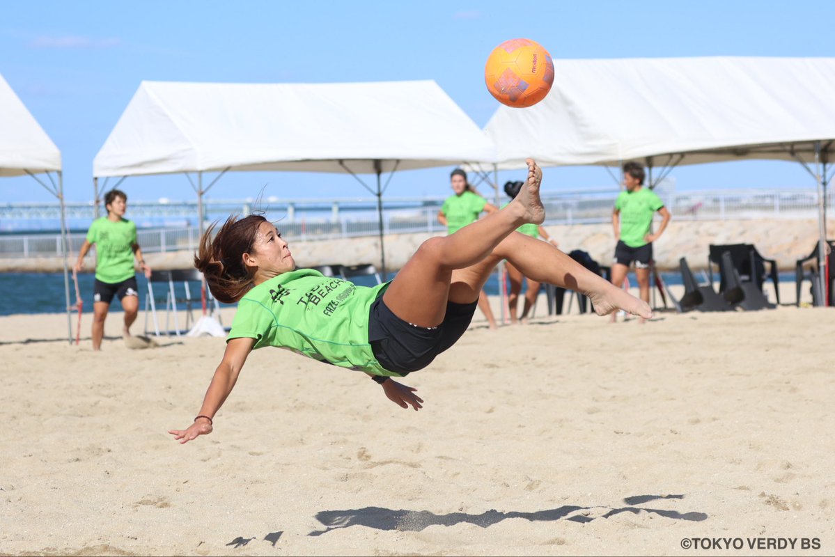marinnnu10's tweet photo. 『第9回 BeachSoccer地域女子チャンピオンズカップ』本日開幕🏖️⚽️
東京ヴェルディプライアナBS大会4連覇を目指してチーム一丸となってがんばります🫡💚
🗓️10月3日（土） グループリーグ 
1試合目 11:50kickoff
ラソアペーゴ北九州（福岡県）
2試合目 14:10kickoff
POLVEREIRO兵庫 RAINHAS（兵庫県） https://t.co/hlxlIsAHnA