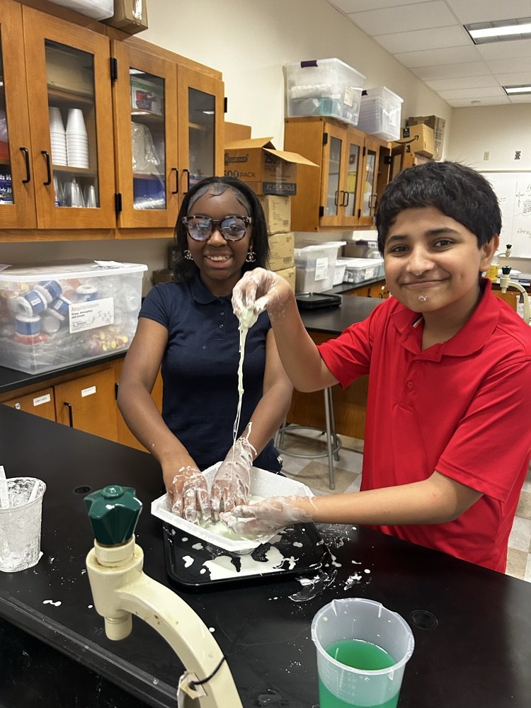 ndms_griffins's tweet photo. Our Middle Griffin science WIN students explore properties of liquids and solids by making Oobleck. #scienceisfun #NDMSGriffinsGrowTogether #ScienceFunBeforeBreak https://t.co/wq8hvFHRf9