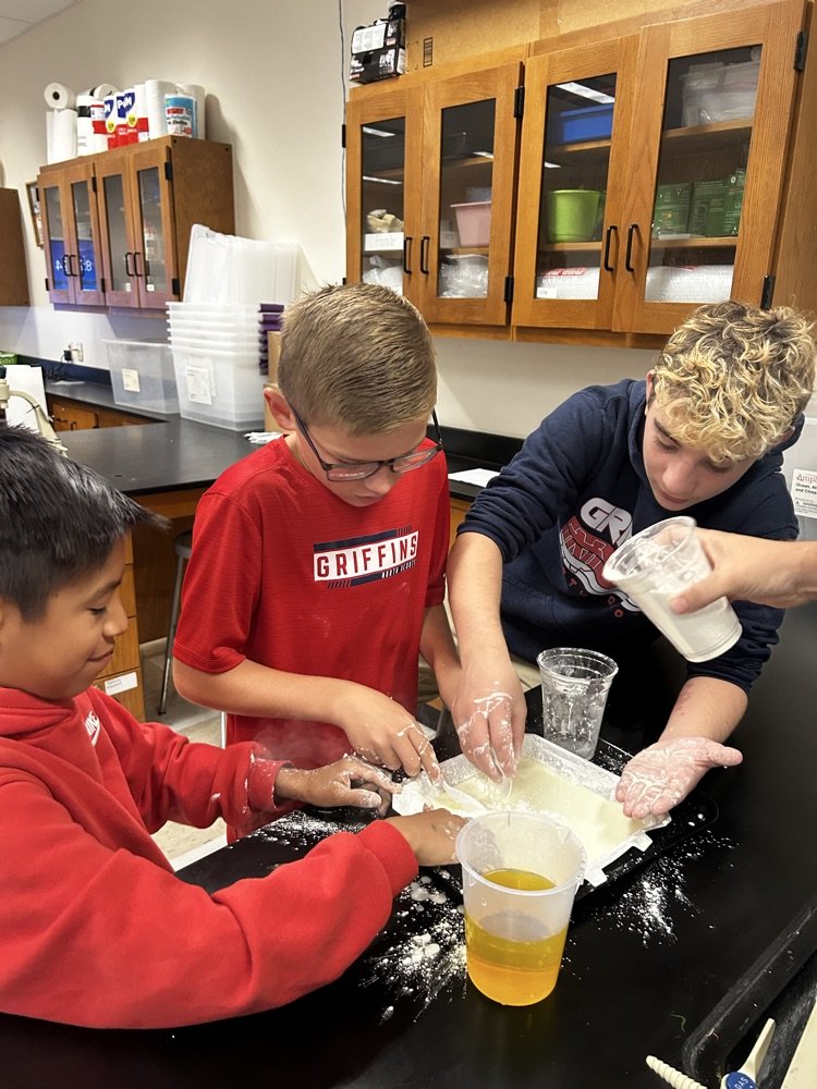ndms_griffins's tweet photo. Our Middle Griffin science WIN students explore properties of liquids and solids by making Oobleck. #scienceisfun #NDMSGriffinsGrowTogether #ScienceFunBeforeBreak https://t.co/wq8hvFHRf9