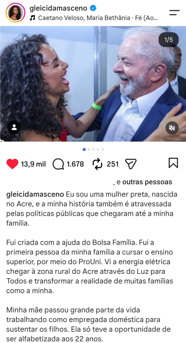 venussred's tweet photo. Saiu campeã do BBB em 2018 direto para o pior cenário político possível. A primeira coisa que gritou ao microfone foi “Lula Livre” e, desde então, nunca se absteve de deixar clara sua posição política. Ela falou lá dentro que era petista, de esquerda e isso nunca mudou aqui fora. https://t.co/VFdfMrtDT5