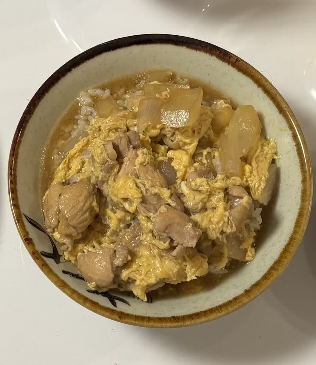 punhetilson67's tweet photo. Vamos lá! Já pensou em comer um delicioso gyudon no café da manhã? https://t.co/dRTPikAl3K