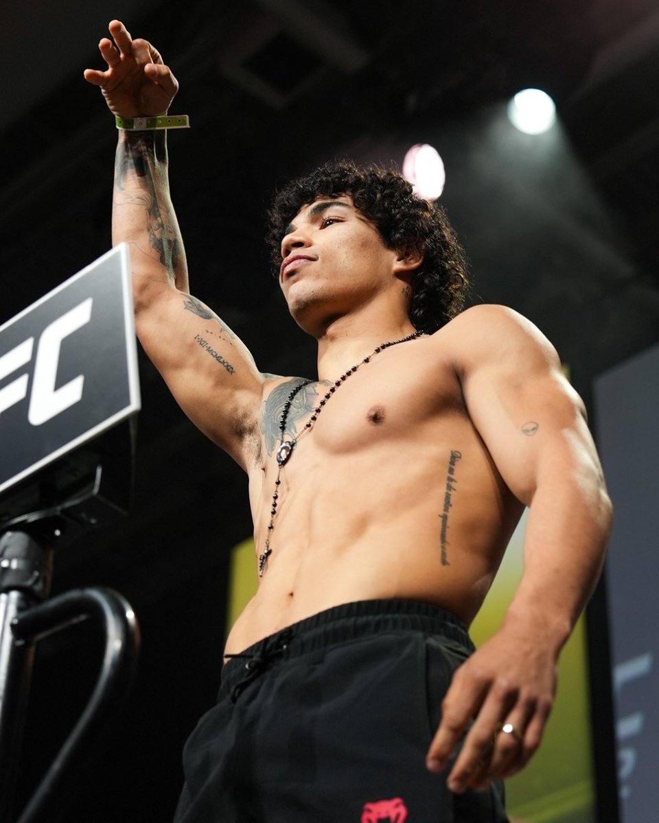 READY TO REPRESENT 🇲🇽

Imanol Rodriguez is prepared to put on a show at #UFC332!

[ OCT 3 | LIVE at 8pmET on @​ParamountPlus and @​CBS ] 
 [📷](https://pbs.tw