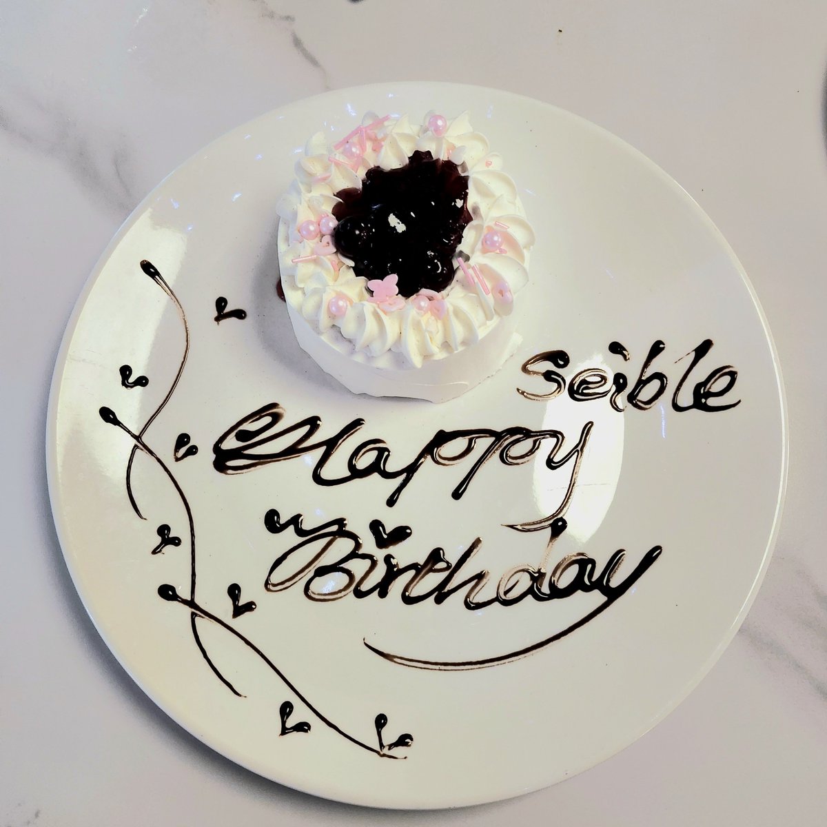 kotkotnyan's tweet photo. #SEIDAY2026 💎💎💎💎

セイニャンとバースデープレートしてきたよ🎂
2回目の誕生日も一緒にお祝いできて、しあわせ>_<♡
セイちゃんのおかげで、繋がった縁💫
何年経っても「セイブルって可愛いよね」って話し続けるんだろうなって思ってる🤭

𝐇𝐚𝐩𝐩𝐲 𝐁𝐢𝐫𝐭𝐡𝐝𝐚𝐲.⋆𝜗𝜚.*🎂 https://t.co/xWwYLqhJdi