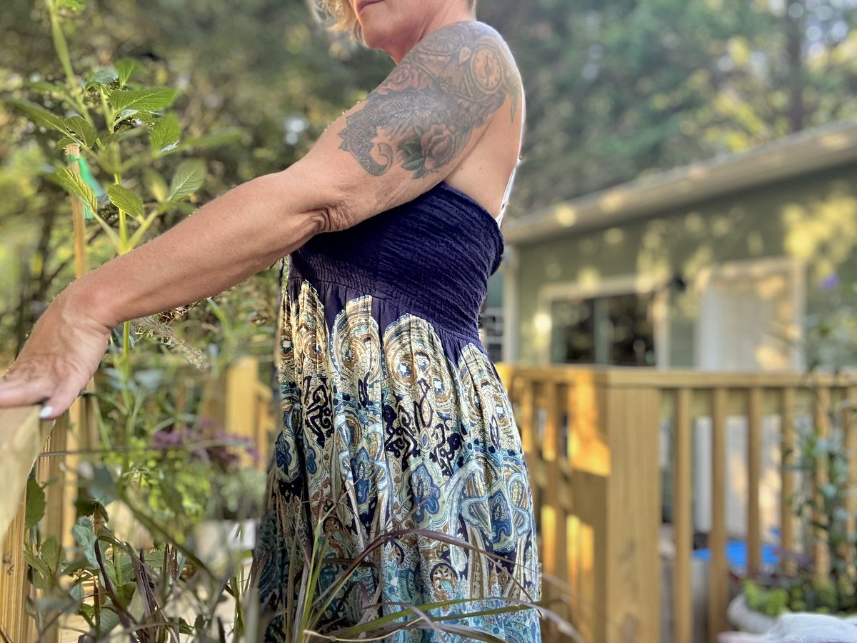 DeviouslyDelish's tweet photo. #milf #WifeNextDoor #handFetish #FootFetish https://t.co/9eS31giyIm