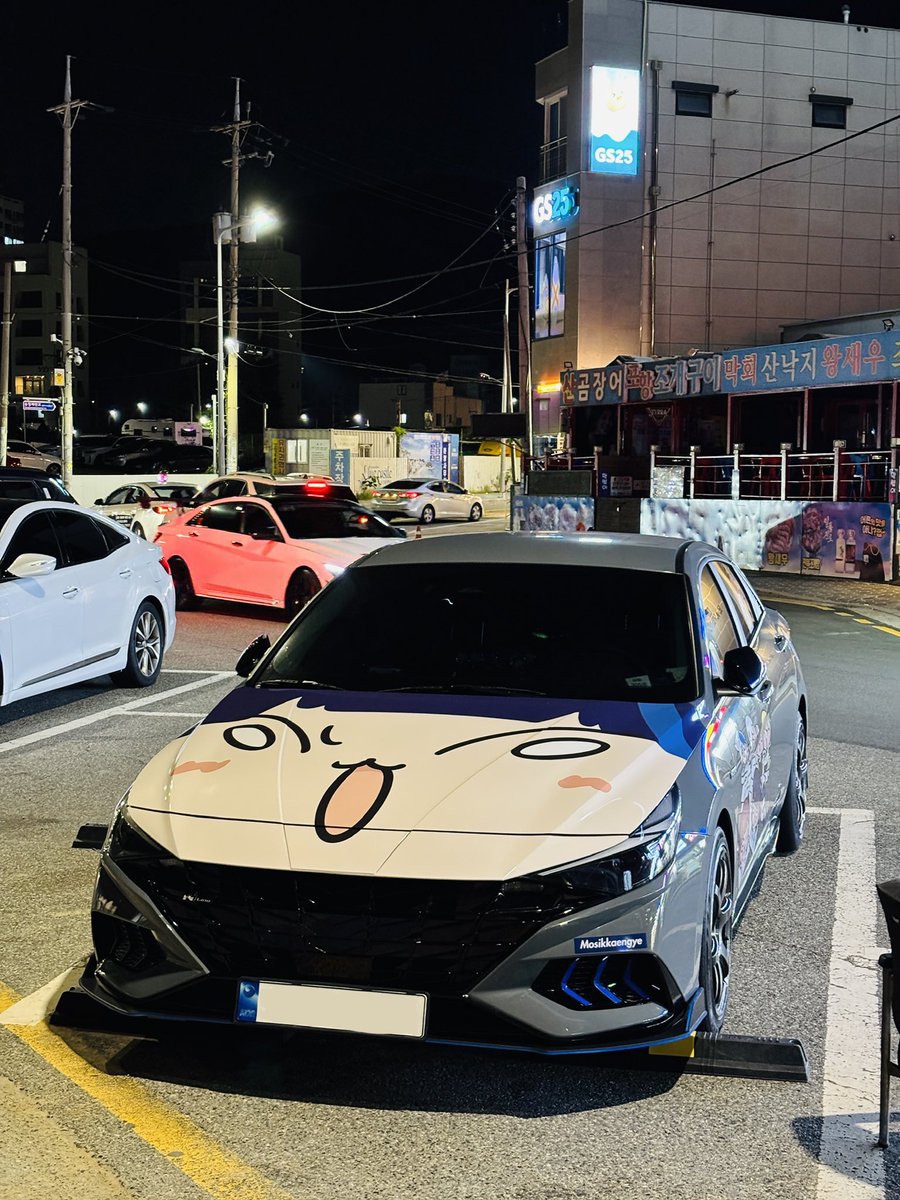 pinaka95's tweet photo. 같은 위치 같은 장소에서 찍은 띨파카 변천사 https://t.co/F40LSsB5F3