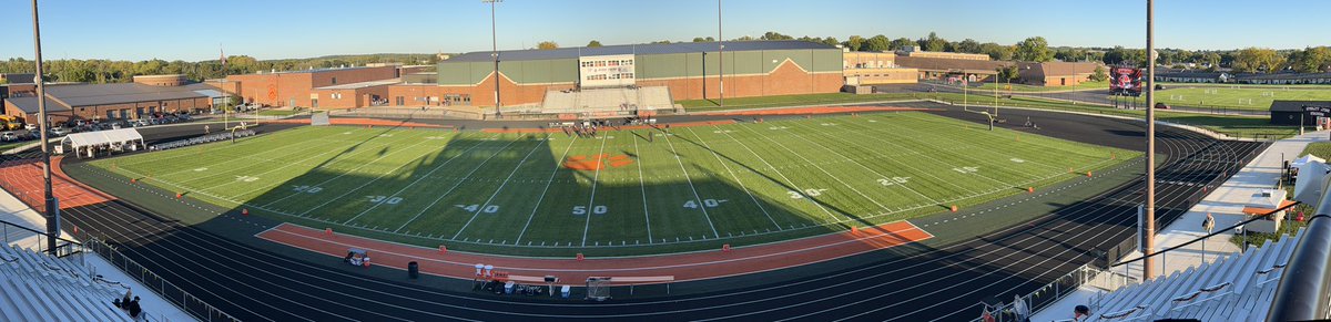 byronhsad's tweet photo. Thank you grounds crew!  The field looks spectacular, especially after all the rain!  #ByronTigers #TigerPride https://t.co/hCuSgzhKf4