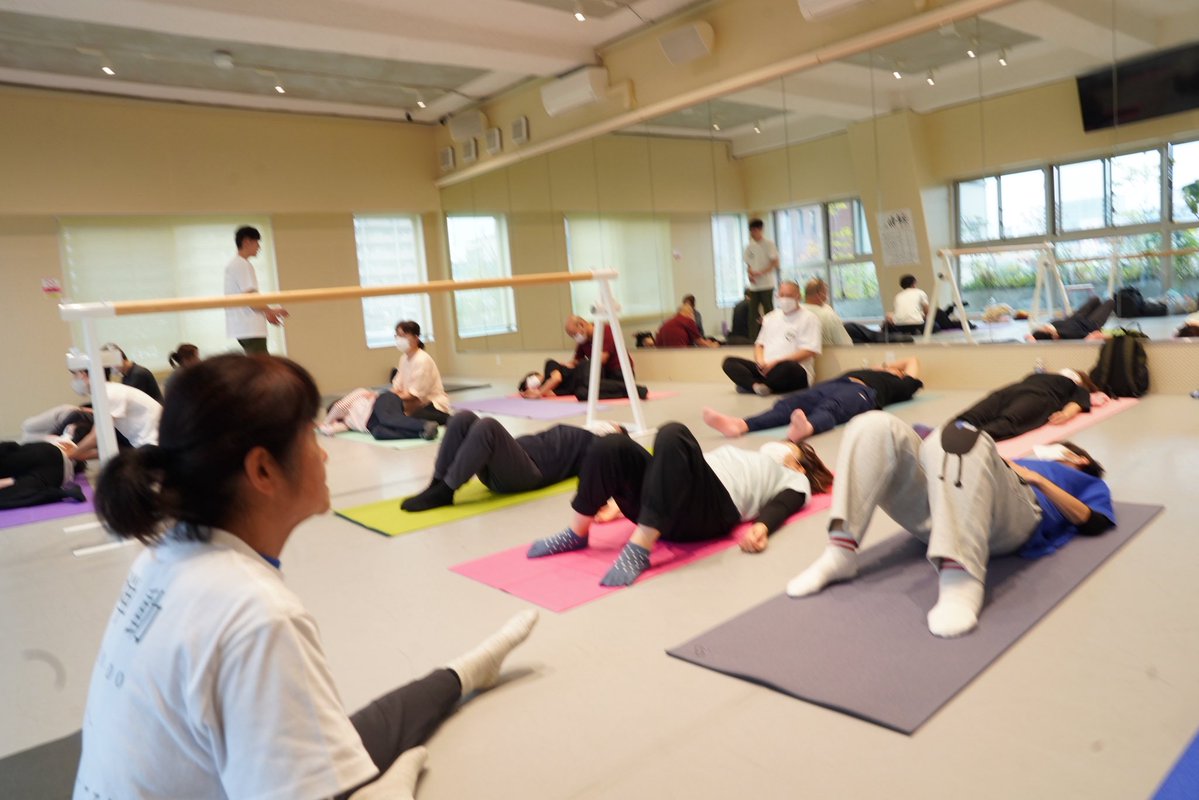 susumulc's tweet photo. 動きを通して、自分の身体と向き合う。
「禅動」、本格的に始動しました！！

自分の身体の声を尊重し、
自分の身体と良好な関係をつくること。

無理に身体を変えるのではなく、
今の自分の身体を感じ、気づき、共に動いていく。

大阪でワークショップも開催します
詳しくは「禅動」で検索 https://t.co/TpUXoIwL8g