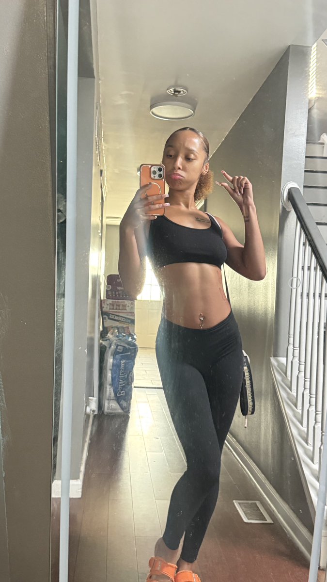goddesslidiaa's tweet photo. ugh why are all of you losers broke where’s the fat pocket whale subs??

cashcow humanATM humanwallet walletslave walletdrain drain cashslave whalesub https://t.co/CKWgP7YoV7