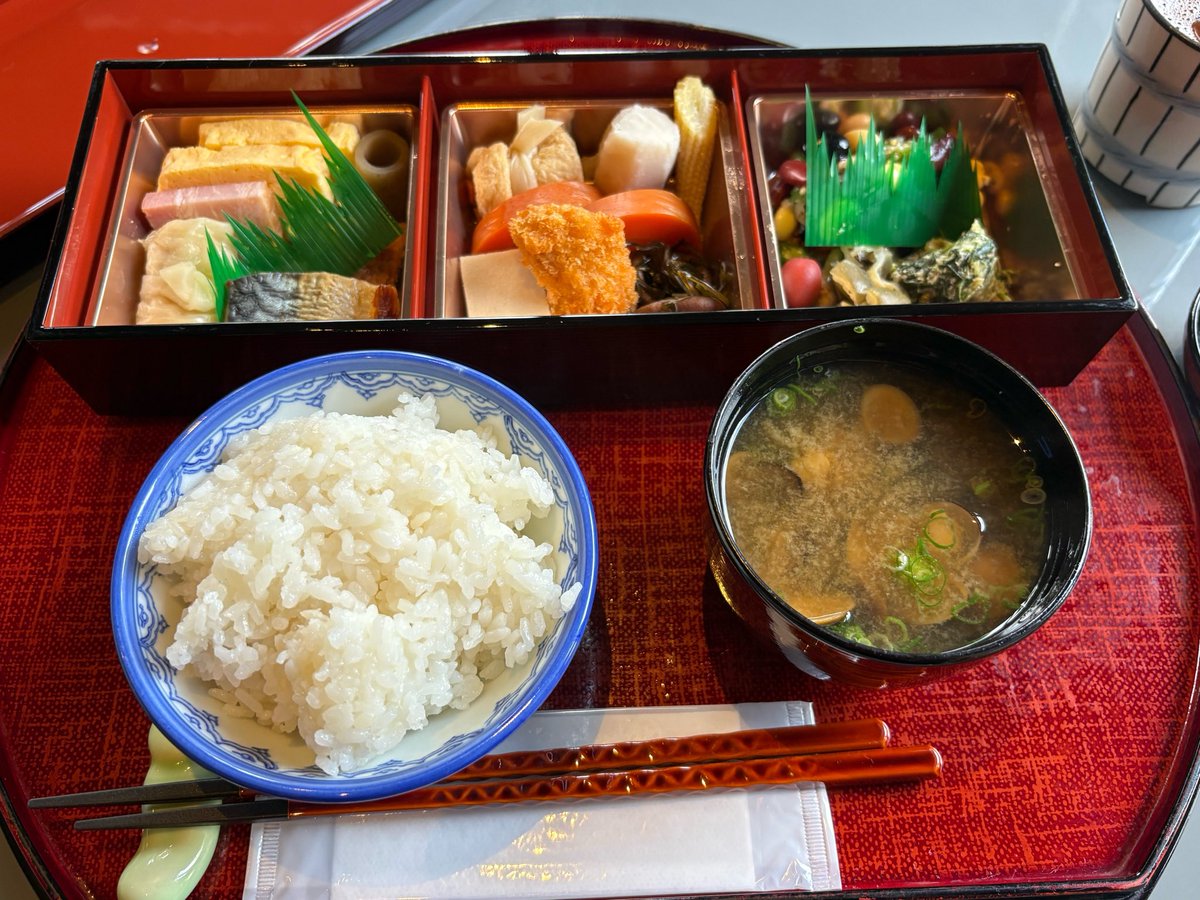 hazeepwxt's tweet photo. しじみ汁がしみる…すっごく美味しい https://t.co/LwyBU09fHf
