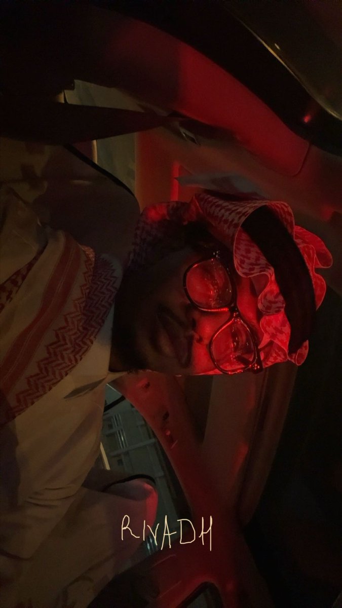 wvzi8's tweet photo. أعتذر، وأدري اعتذاري ما يفيد
وأدري كلامي ما يداوي لك جراح

ما كان قصدي يوم أزعلك وأزيد
ولا كان ودي أشوف الحزن بملامحك

وأدري خطاي أكبر من أي تبرير

أنت الغلا، وأنت الذي ما لي بديل
وأنت الذي لو غبت، ما يلقى قلبي ارتياح

ما لي عذر، ولا أقول إني برّي
لكن أبي منك السماح إن كان سماح https://t.co/ckBhroaPTC