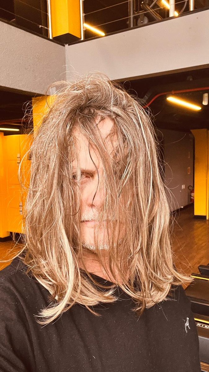 arthurbezerra's tweet photo. @GotPickup No. It's almost 100%.
I've been searching about it for the last 20 years.
Even in 🇳🇴.
You can 👀 it in old movies or photo of "blonde" when she was about 12/14.
At this age, their hair get black naturally.
But not men.
Me, age 60. https://t.co/XtYFoBfdgh