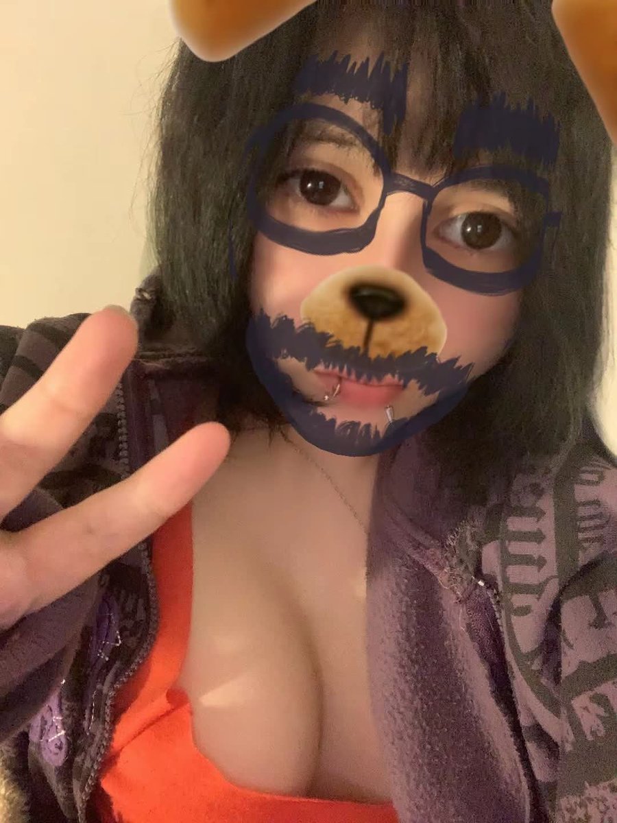 mdmayyyy's tweet photo. dyed hair blackkkk https://t.co/F8qNOUkbyN
