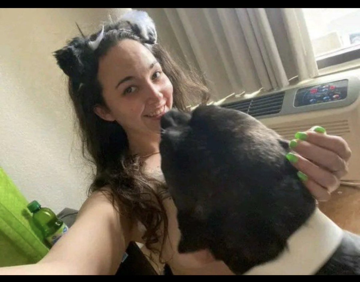 Cupcakeqh0q's tweet photo. I offer exclusive romantic private content and attention for those who love dominance. My style is romantic, special, and deeply engaging, this is for serious individuals who appreciate discretion, deep connection,a truly premium experience💦🥵🐶🐾 https://t.co/pEwh0WqLz2 https://t.co/EFykW0UAP8