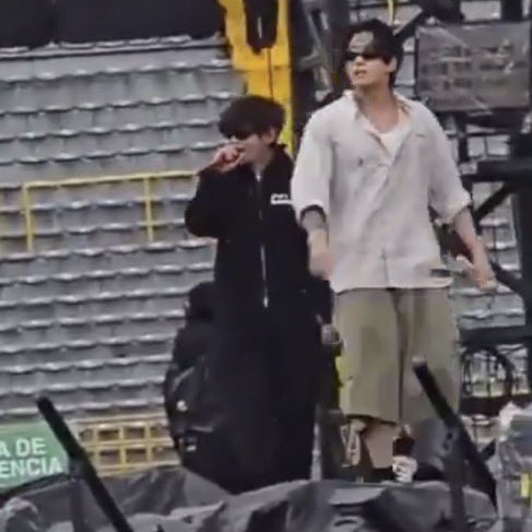 saxophonist95's tweet photo. did they walk out of eachother’s wardrobe or https://t.co/16H5BriFws