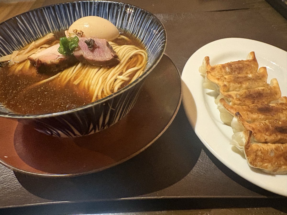 mendocoroaono's tweet photo. 本日メニュー
醤油らぁめん
塩らぁめん

限定
松茸と和牛鴨だしそば
松茸。大、中，小で値段変わります。

昼限定
味噌らーめん

夜限定
炒め野菜の味噌二郎系

本人もよろしくお願い致します。 https://t.co/3mIOZ9m8nT