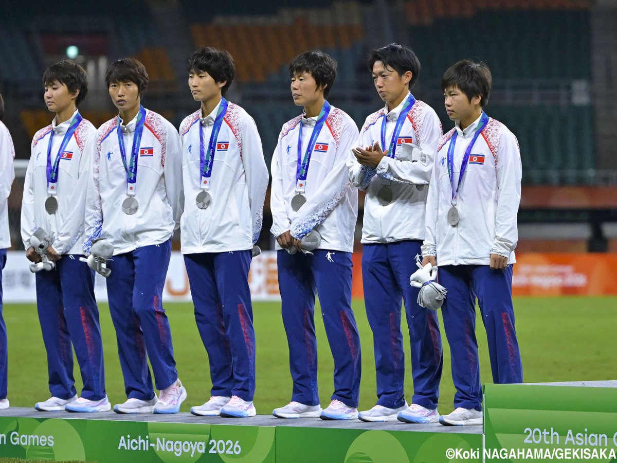 gekisaka's tweet photo. 拍手無しの北朝鮮も…なでしこJ祝った李誠雅、試合前に送った短い笑顔、流した涙と本音の一言

https://t.co/wpQ0vUkD7y

#サッカー日本代表 #daihyo #アジア大会 #AsianGames #ゲキサカ https://t.co/UxJDSCWrzB
