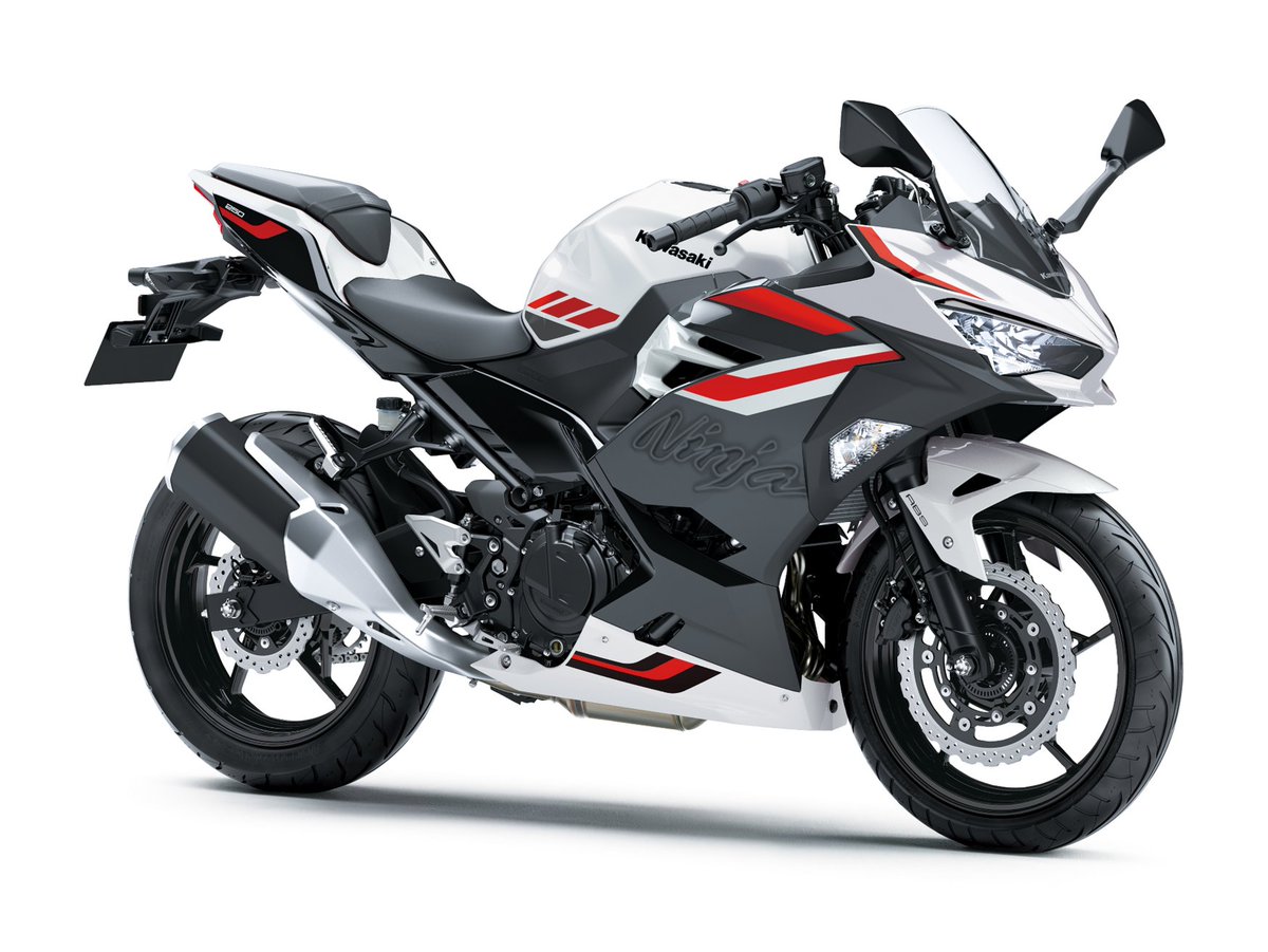 Kawasaki_JPN's tweet photo. 【Ninja 250】
走りたいと思った瞬間が、出発の合図。
遠回りしたくなる空気。
Ninja 250で、秋を探しに行こう！

▼製品情報はこちら
https://t.co/PQM1heiAvu
▼カタログ請求はこちら
https://t.co/s7isNv4rTl
▼二輪免許取得応援キャンペーン
カワサキが新規免許取得を応援します！
https://t.co/WCU5UttS27

#カワサキ #Ninja250