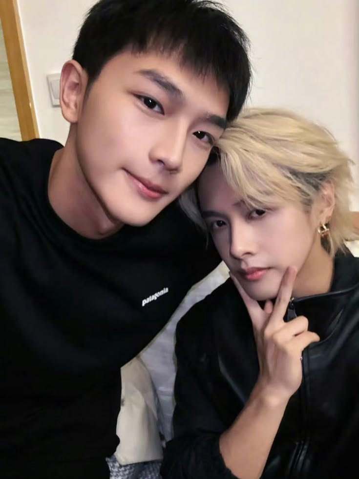 daxcantsleeprn's tweet photo. ꕥ  Happy Saturday, babycakes  ꕥ

which means 𝙃𝙖𝙥𝙥𝙮 𝙒𝙞𝙣𝙩𝙚𝙧 𝙎𝙪𝙣 𝙀𝙭𝙩𝙧𝙖 𝙀𝙋2 𝙙𝙖𝙮 🐻 🐳 

Please remember to use the tag given by our friends at @gagaoolala once the ep drops. 

✐ #WinterSunExtraEP2 

And the birthday tag for Yi Wen

✐ #XiongYiwenIsOurStar

🚨 Reminders 🚨

✦ If this tag changes while I'm away and you don't see anyone updating you, please use the one given by the official page. 

✦ Do not upload the whole EP here. 

✦  Interact with the posts from EP with the tag so the total number can be higher than the last ep's number. Your replies limit is higher than your actual posts limit. 

✦ 𝗜𝗻𝘁𝗲𝗿𝗮𝗰𝘁 𝘄𝗶𝘁𝗵 ���𝗵𝗲 𝗼𝗳𝗳𝗶𝗰𝗶𝗮𝗹 𝗽𝗼𝘀𝘁𝘀 𝗳𝗿𝗼𝗺 @/gagaoolala

✦ avoid using more than 𝗧𝗪𝗢 tags in a single post. You can comment more tags under the same post for a better reach.

#XiongYiwen #LiuJingyu #YuYi 
#Awintersunwakesthewindinspringhillsdream