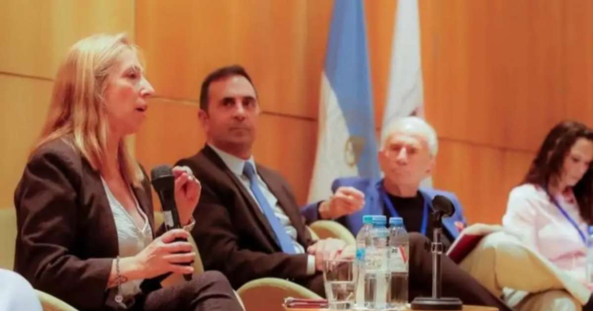 mejorinformado's tweet photo. Cambios en Capital Humano: renunció la número dos de Trabajo: Claudia Testa presentó su renuncia como subsecretaria de Relaciones del Trabajo, un cargo clave de la Secretaría que… dlvr.it/TVljgj #CapitalHumano #Renuncia #RelacionesLaborales #ClaudiaTesta #MarianoSartoris https://t.co/jiWXrTZf37