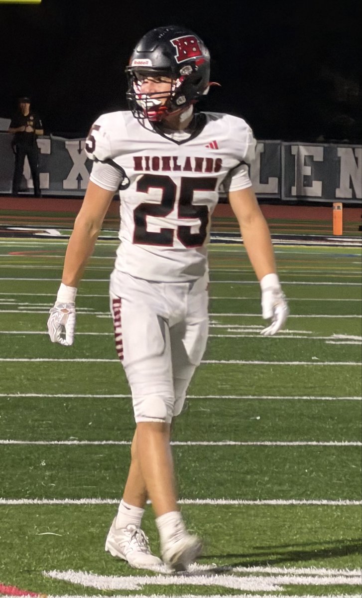 bcarrnjsports1's tweet photo. @NHighlandsFB DB Luka Morris #25
55 yard “Pick Six”

NH 20-7
35 sec 1Q

@NJScom @Chattermeister https://t.co/6CXrFhUJbB