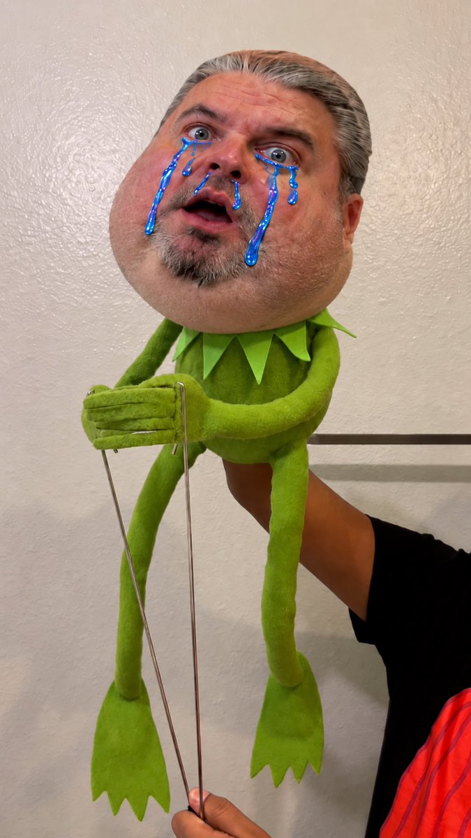 SrChepitas's tweet photo. @LfilodelabrechA Nuse, yo creo que lo único que quiere es fisting de ese o como se llame 💀 https://t.co/m2K2IMHcXg